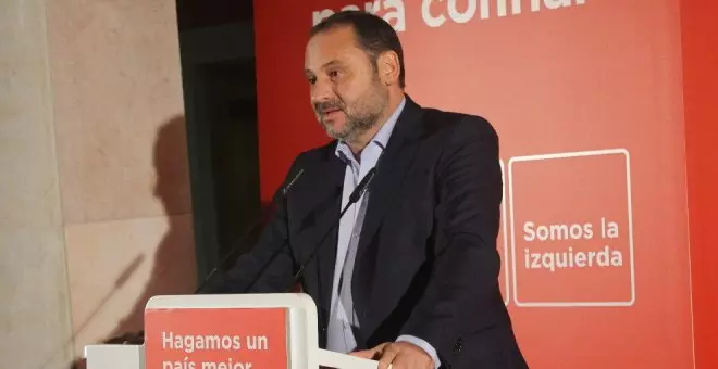 El PSOE suspende cautelarmente a Ábalos por no entregar el acta y pasar al Grupo Mixto