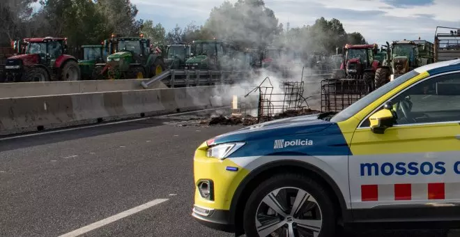 Los agricultores convierten en indefinido el corte de la AP-7 en dirección a Francia