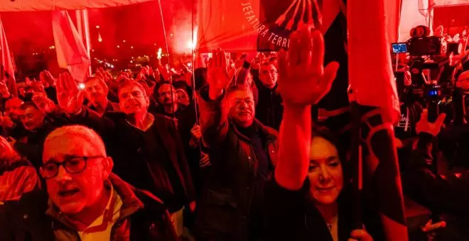 Radiografía de Falange, el primer partido que la Transición legalizó y que ahora sueña con tumbar la democracia