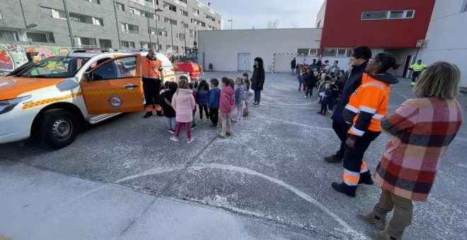 La Policía y Protección Civil imparten una charla sobre seguridad ciudadana en el CEIP José Ramón Sánchez