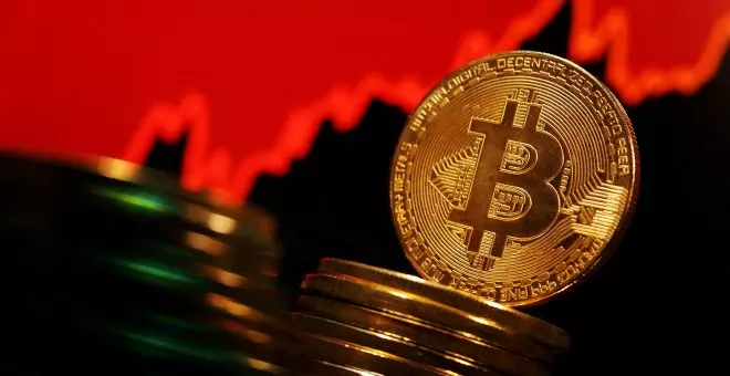 El bitcoin resurge de sus cenizas