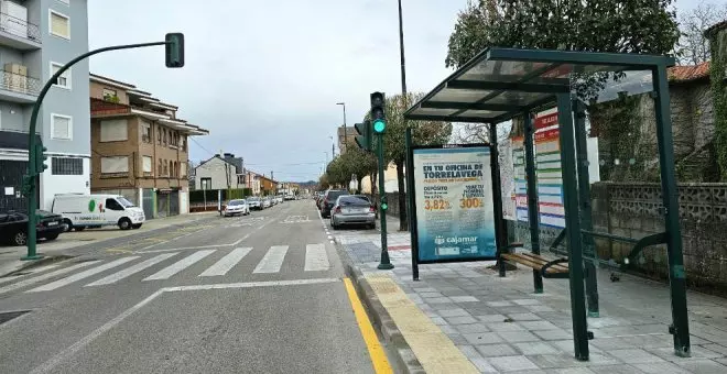 Instalada una nueva marquesina en la avenida de Fernández Vallejo para mejorar el servicio del Torrebus