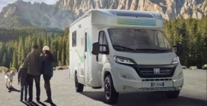 Motos no, pero autocaravanas y coches eléctricos de más de 3.500 kg sí: la propuesta europea para el carné de coche