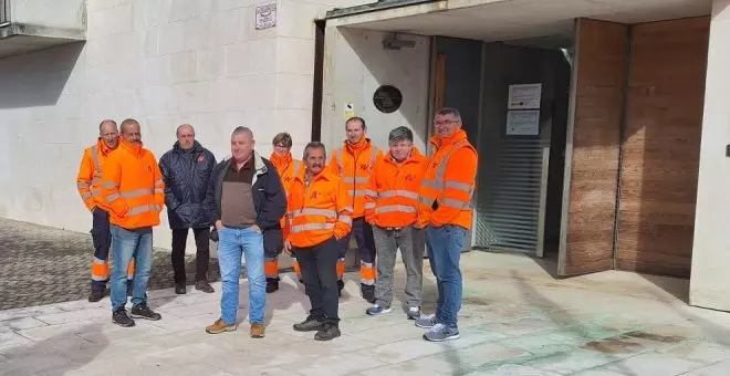 El 100% de la plantilla secunda la segunda jornada de huelga del servicio de recogida de residuos de Bezana