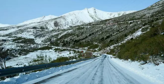 Arranca la II fase de Operación Salida de Semana Santa con una vía cántabra afectada por nieve y la gasolina en máximos