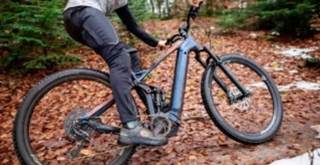 Decathlon lanza un nuevo neumático específico y reforzado para bicicletas eléctricas de montaña