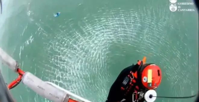 Rescatado un hombre que practicaba paddle surf en Suances al que el viento le impedía regresar a tierra