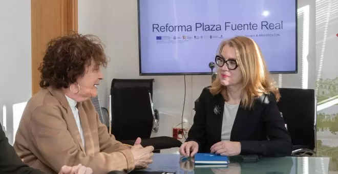 Cultura se compromete a agilizar el informe para la peatonalización de la Plaza de Fuente Real