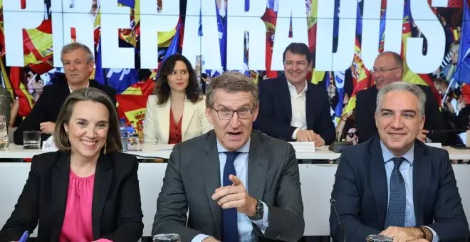 Feijóo celebra dos años al frente del PP con una importante ausencia de barones