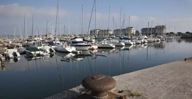 La Justicia declara nula la trasmisión de la concesión del Puerto Deportivo de Raos a los propietarios