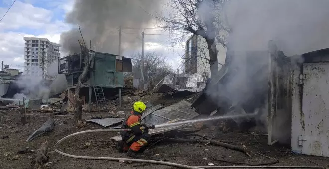 Ucrania anuncia el derribo de 17 drones y comunica la muerte de tres civiles por un ataque ruso en Zaporiyia