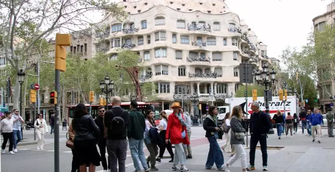 Una desena d'entitats exigeixen aturar l'exhibició de cotxes de Fórmula 1 al centre de Barcelona