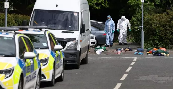 Un hombre mata a un niño de 13 años y hiere a cuatro personas con una espada en Londres