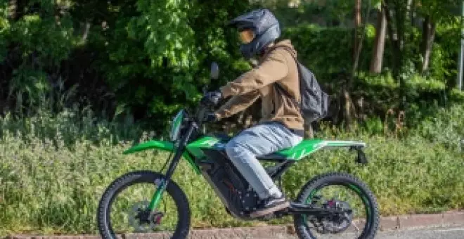 La reinterpretación eléctrica de esta popular moto de Rieju ya tiene precio, y la diversión está asegurada