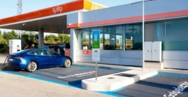 Estos son los coches eléctricos que más autonomía consiguen en el tiempo que dura un repostaje de gasolina