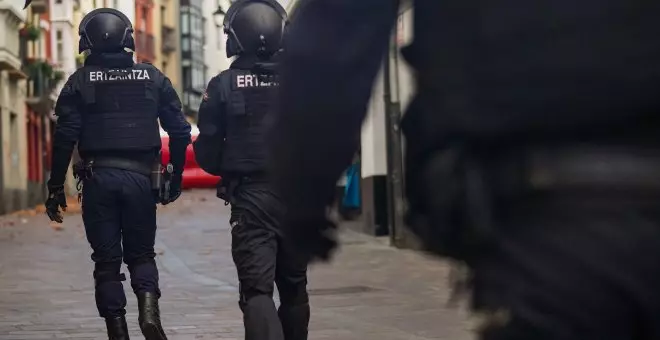 Un entrenador de un equipo de fútbol femenino, denunciado en Barakaldo por agredir sexualmente a cuatro menores