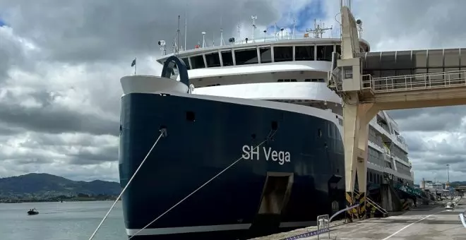 El crucero de lujo SH Vega escala por primera vez en el Puerto de Santander