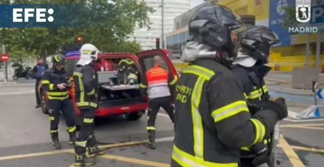 Una fuga de gas obliga a cortar Castellana y a cerrar la estación de Metro de Bernabéu