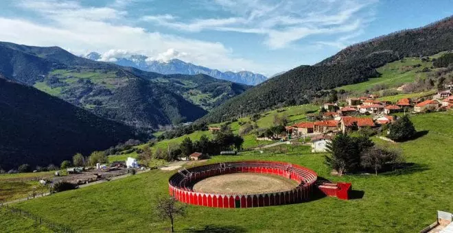 "Los pueblos demandan médicos, pero Buruaga les envía toreros"