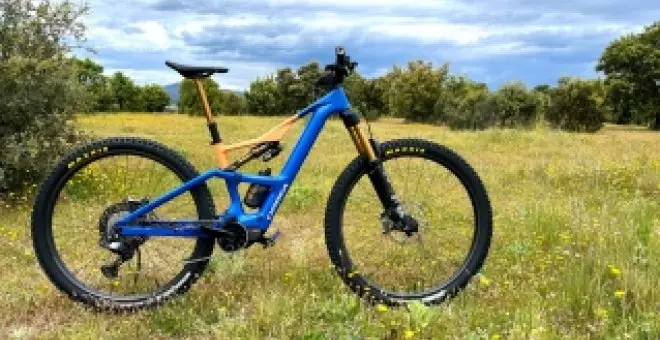 Esta nueva bicicleta eléctrica ofrece dos caras: una de eBike 'light' y otra de 'full power', ¡y nosotros la hemos probado!