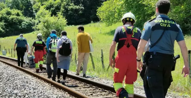 Evacuados los viajeros de un tren averiado entre Limpias y Carasa