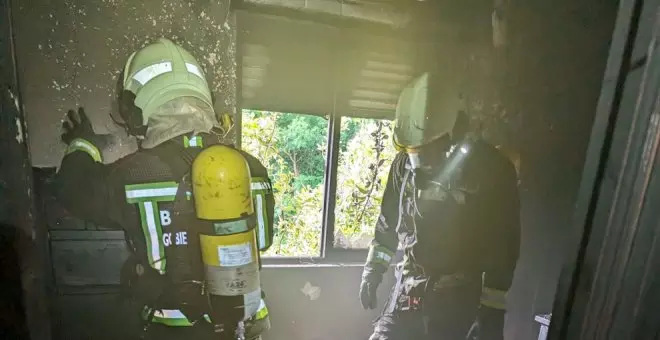 Intoxicada por humo una mujer en el incendio de una vivienda en La Penilla