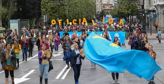 Empresarios pola oficialidá: "Va trayer ventaxes pa la xeneración d'economía llocal"