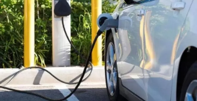 Los expertos piden más medidas para impulsar el coche eléctrico en España