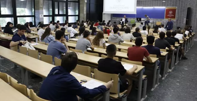 La prueba de Lengua y Literatura en la EBAU de Madrid incluye un texto de David Torres para 'Público'