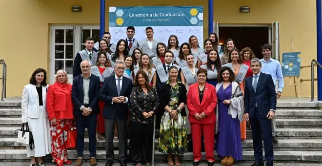 La IV Promoción de Enfermería de la Escuela Hospital Mompía celebra su graduación