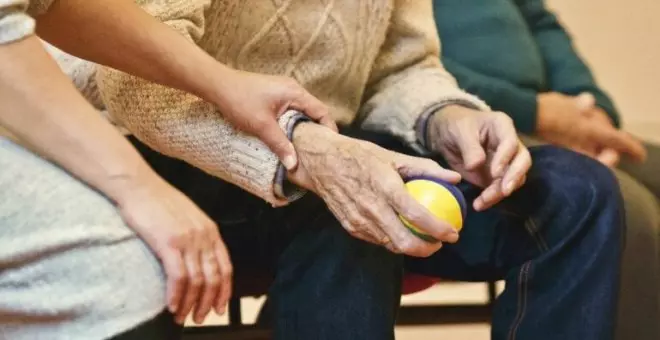 Dominio Público - ¿Qué hace falta para seguir viviendo en casa cuando se necesitan apoyos y cuidados?