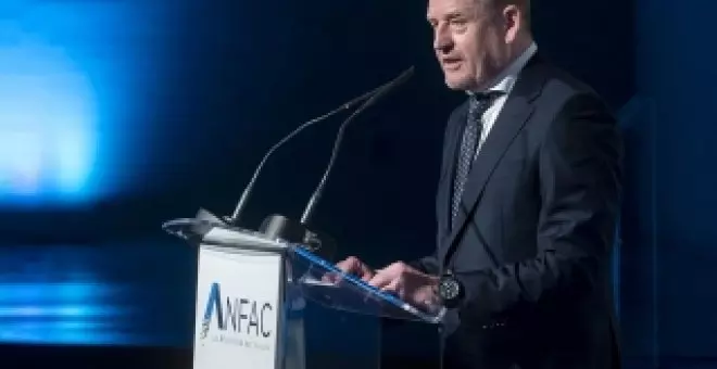 Dimite Wayne Griffiths (Seat y Cupra) como presidente de Anfac y denuncia la inacción del Gobierno con el coche eléctrico