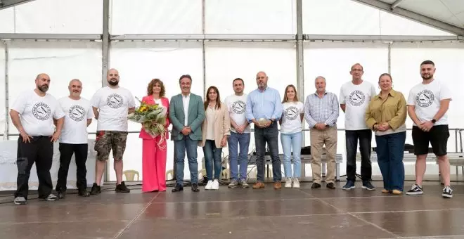 Marla's recibe el premio de las fiestas de Muriedas, que celebran este viernes el San Antonio Rock