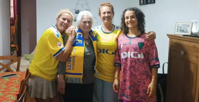 María se queda en casa gracias al Cádiz