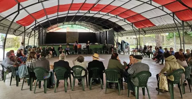 Colectivos sociales volverán a movilizarse contra el modelo turístico del PP en Puente San Miguel durante el Día de las Instituciones