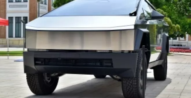 Así es en persona la Tesla Cybertruck: 'llega' a España el coche eléctrico más radical de Elon Musk