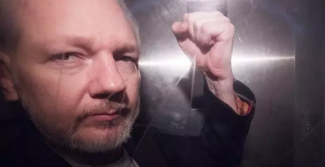 Dominio Público - Assange y la pedagogía del miedo