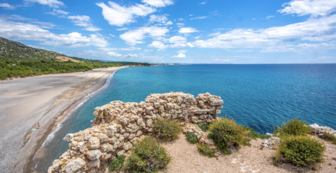 Vuit cales i platges per enamorar-se de la Costa Daurada aquest estiu