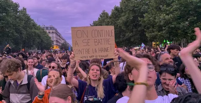 Miles de personas salen a las plazas de toda Francia en contra de la extrema derecha