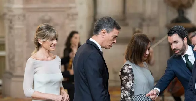 El Gobierno denuncia la "clara y gravísima indefensión" de Begoña Gómez tras aplazarse su declaración ante el juez