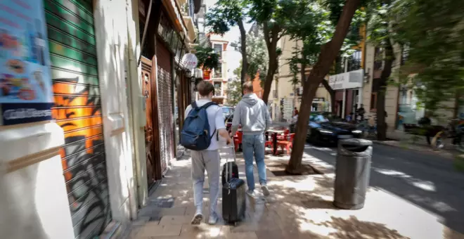 Madrid, un parque temático para los turistas ricos: "La ciudad se ha convertido en un teatro y los vecinos son los actores"