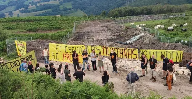 Vecinos de diferentes zonas de Cantabria denuncian que el Gobierno del PP "comete presuntos hechos delictivos" en el parque eólico de El Escudo