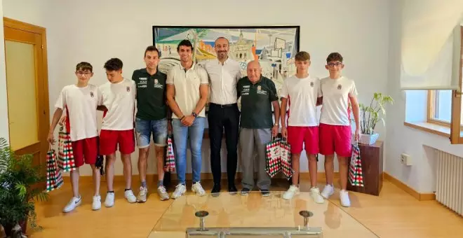 El Ayuntamiento felicita a los integrantes de la EDM Ciclismo Torrelavega por su resultado en los campeonatos de España