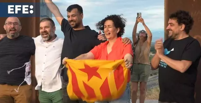 Rovira ya está en Cataluña tras cruzar la frontera y se dirige a un acto de bienvenida