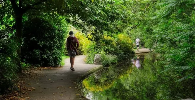 Capicúas y pareados. La magia de los pequeños grandes placeres como pasear o conversar