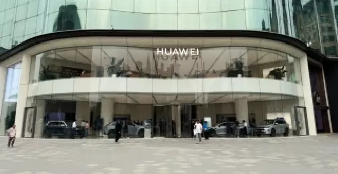 Huawei prepara un coche eléctrico de lujo para poner 'contra las cuerdas' a Rolls-Royce y Bentley