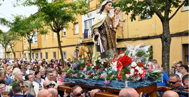 El Barrio Pesquero celebra la fiesta en honor a la Virgen del Carmen