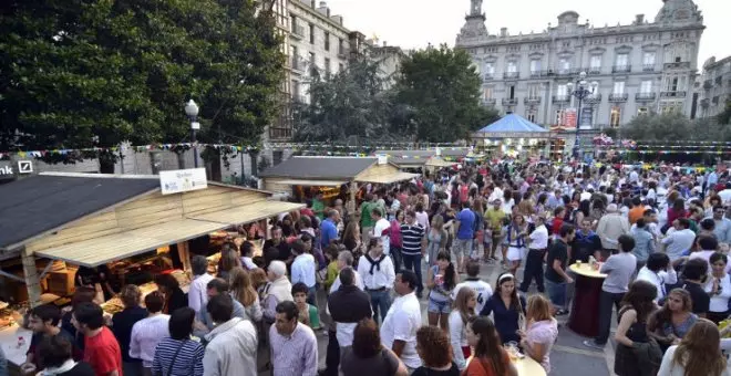 Denuncian las "tropelías" y "abusos laborales" de la hostelería durante la Semana Grande de Santander