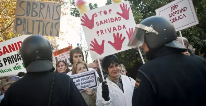 Las aseguradoras privadas se hacen de oro en pleno deterioro de la sanidad pública desde la pandemia