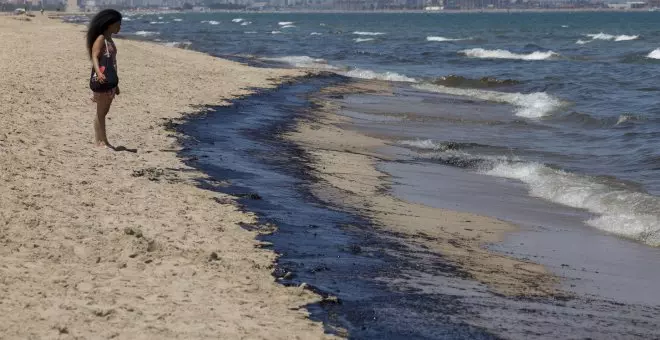 Empresas y ciudades usan el Mediterráneo como una fosa séptica y lo convierten en uno de los mares más dañados del planeta